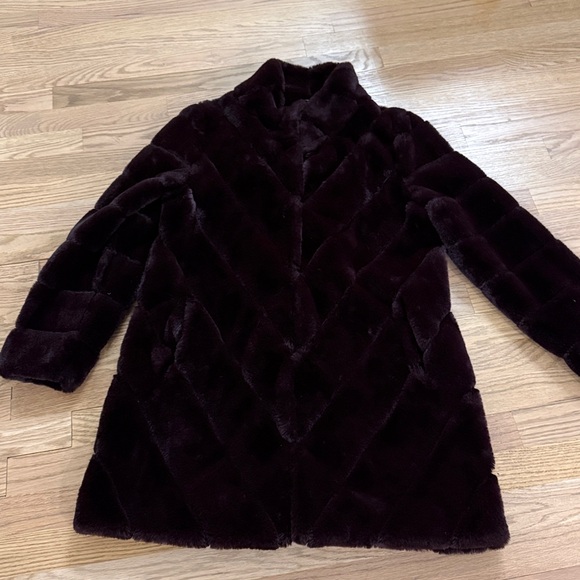 Stella + Lorenzo Plush Faux Fur Coat in Deep Wine - Picture 3 of 8